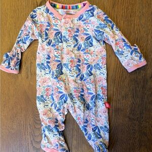 Premie magnetic me Floral Print Pink & Blue Baby One-Piece